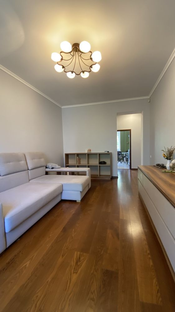 2-Room Apartment near Svyatoshino Metro, Well-Furnished