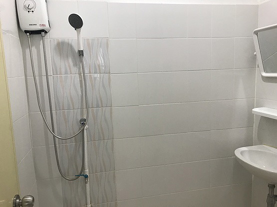 Fully Furnished Room near Central West Gate Mall with Amenities