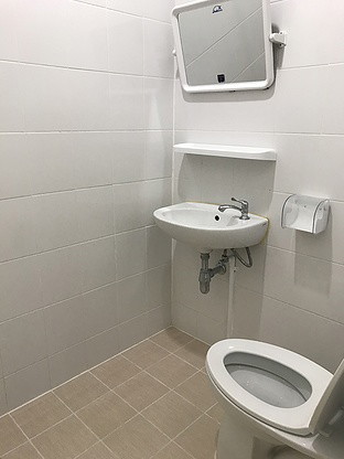 Повністю мебльована кімната біля торгового центру Central West Gate зі зручностями