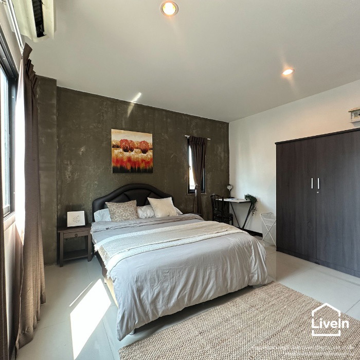Compact Studio Apartment in Sathorn-Charoen Krung Area
