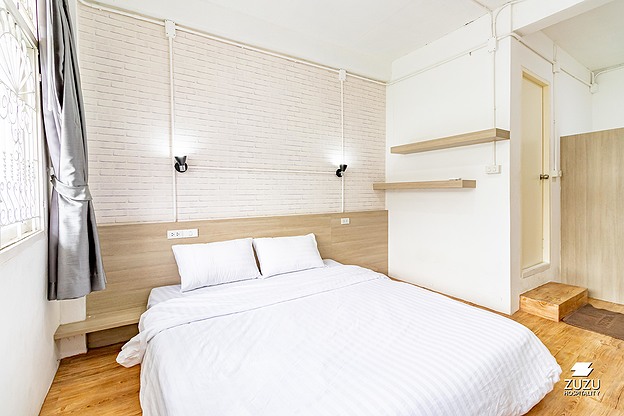 Ze Residence Bang Aor Station - Cozy Urban Micro-Apartment near Yanhee Hospital