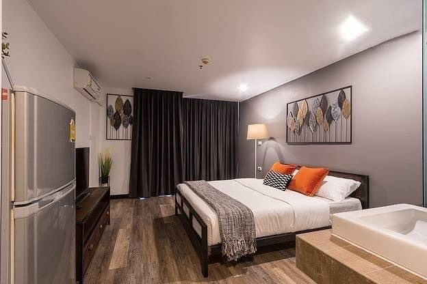 ARIA8 Apartment at Victory Monument - Compact Urban Living