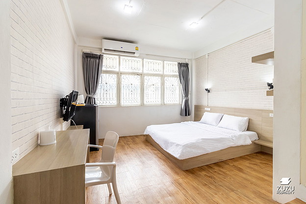 Ze Residence Bang Aor Station - Cozy Urban Micro-Apartment near Yanhee Hospital