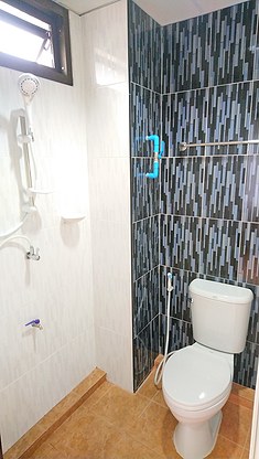 Apartment near BTS Surasak, Convenient and Clean