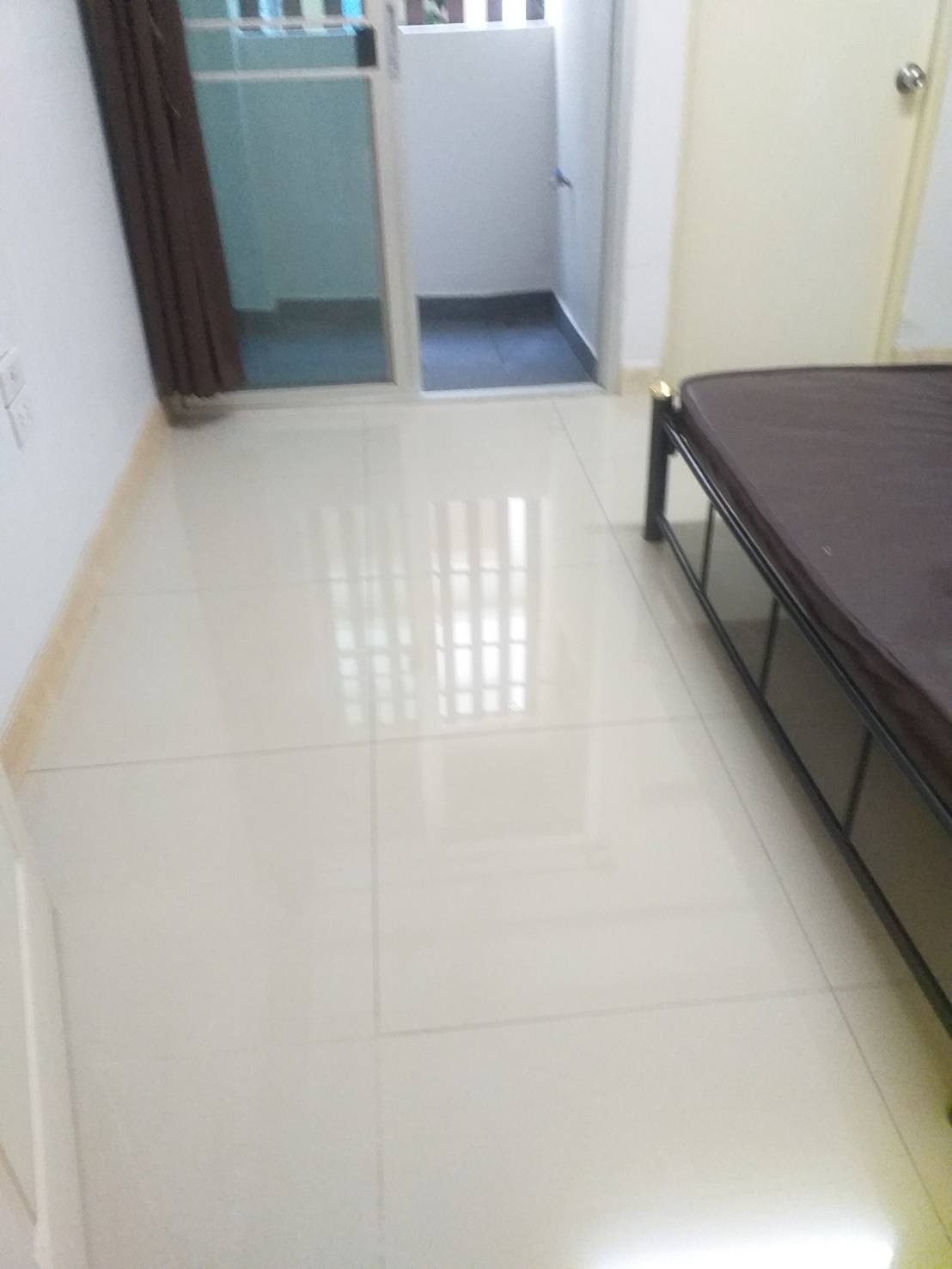 Furnished Room with Daily Cleaning and Amenities