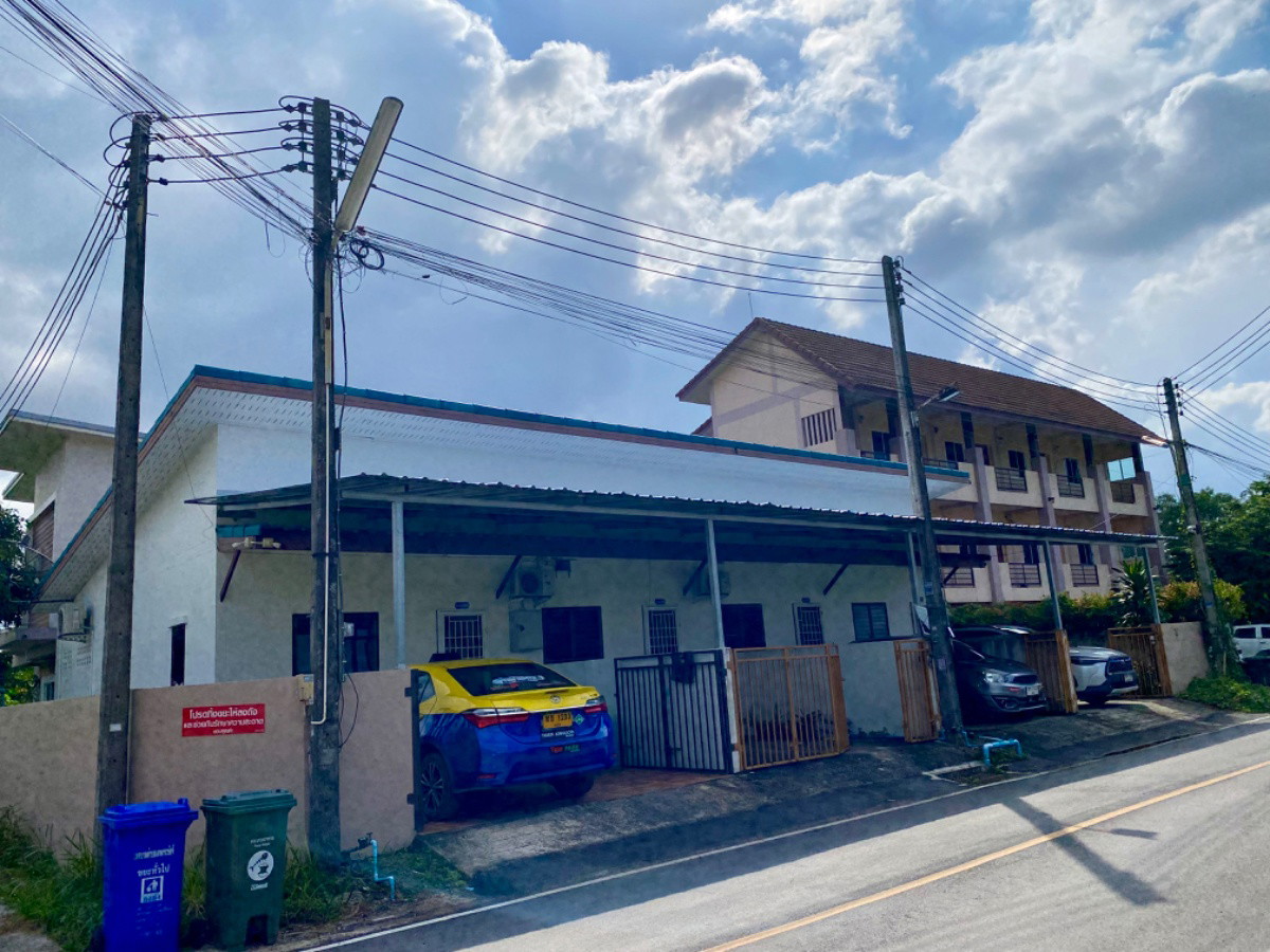 Compact Rental Unit with Modern Amenities