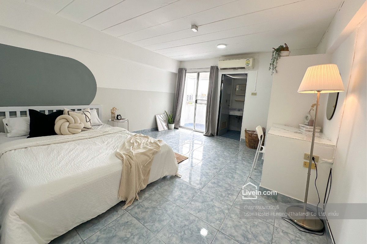 Compact Studio Apartment near Ladprao 71 Station