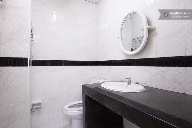K.R Living - Modern Apartment Near BTS KrungTonburi