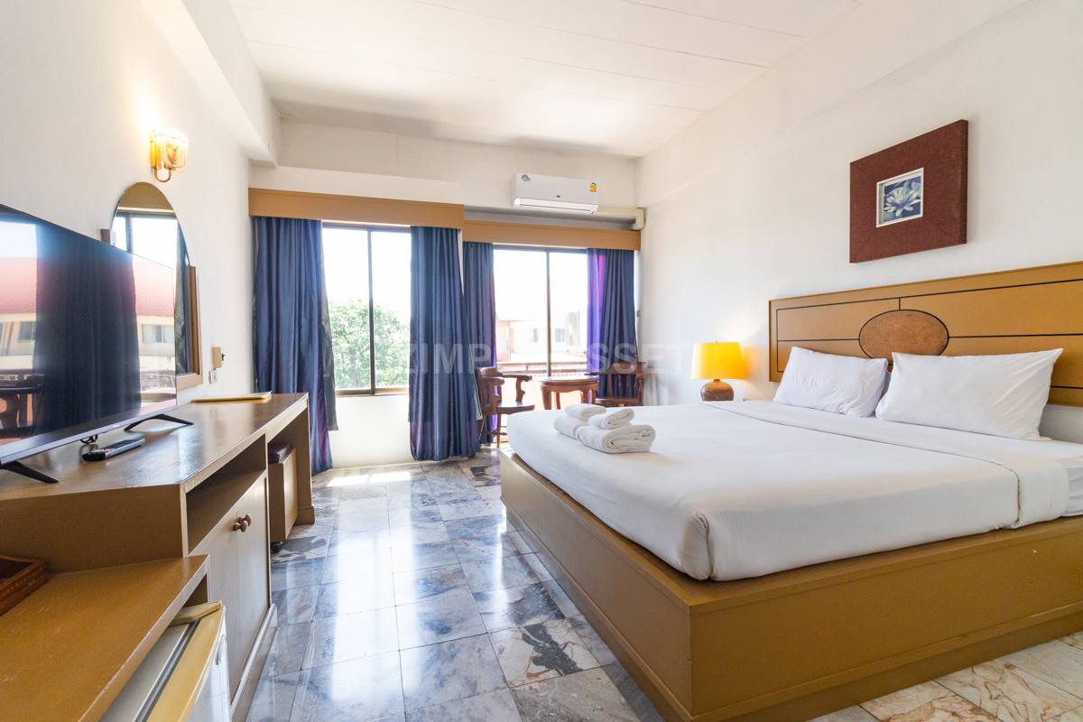 Fully Furnished Room near Phra Nang Klao Hospital with Comprehensive Services
