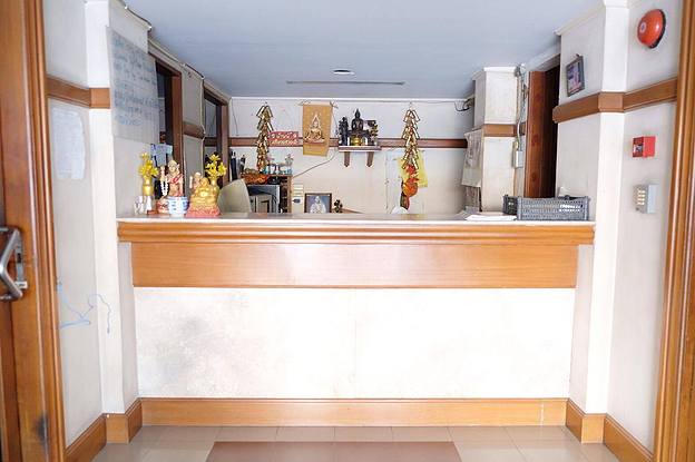 Standard Room Apartment Near Ratchada MRT with Amenities