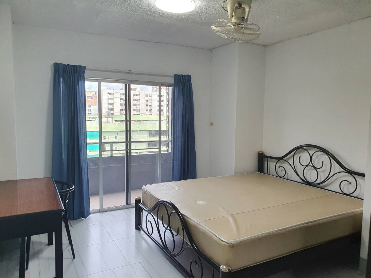 Huaykaew Place - Nimman Area Rental near Maya Shopping Mall