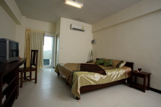 Fully Equipped Rental at Lee Residence near BTS Stations