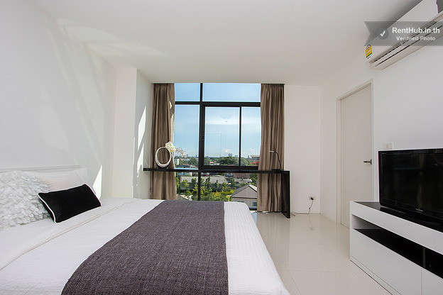Resort-style Apartment near Prachacheun with Modern Amenities