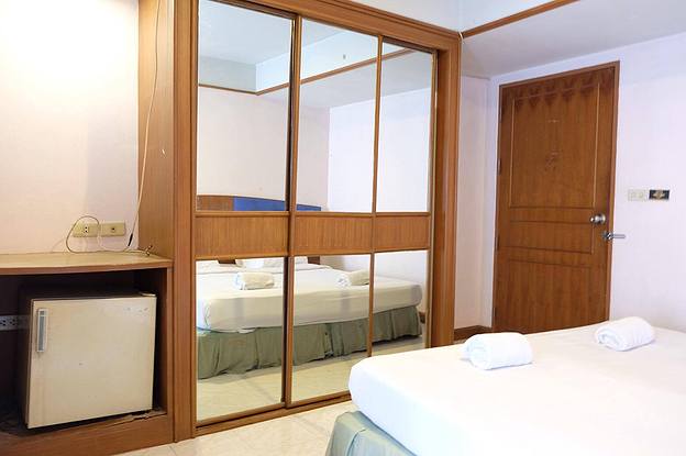 Standard Room Apartment Near Ratchada MRT with Amenities