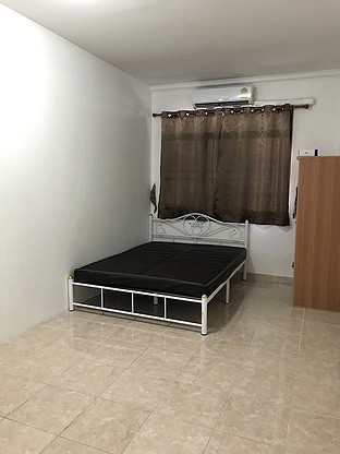 Fully Furnished Room near Central West Gate Mall with Amenities