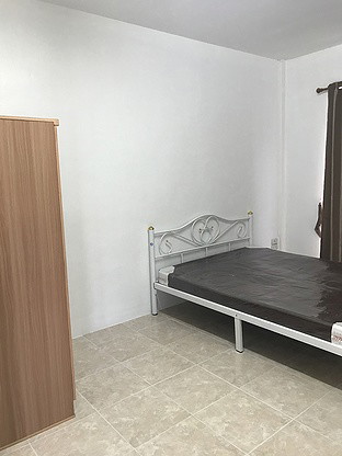 Fully Furnished Room near Central West Gate Mall with Amenities