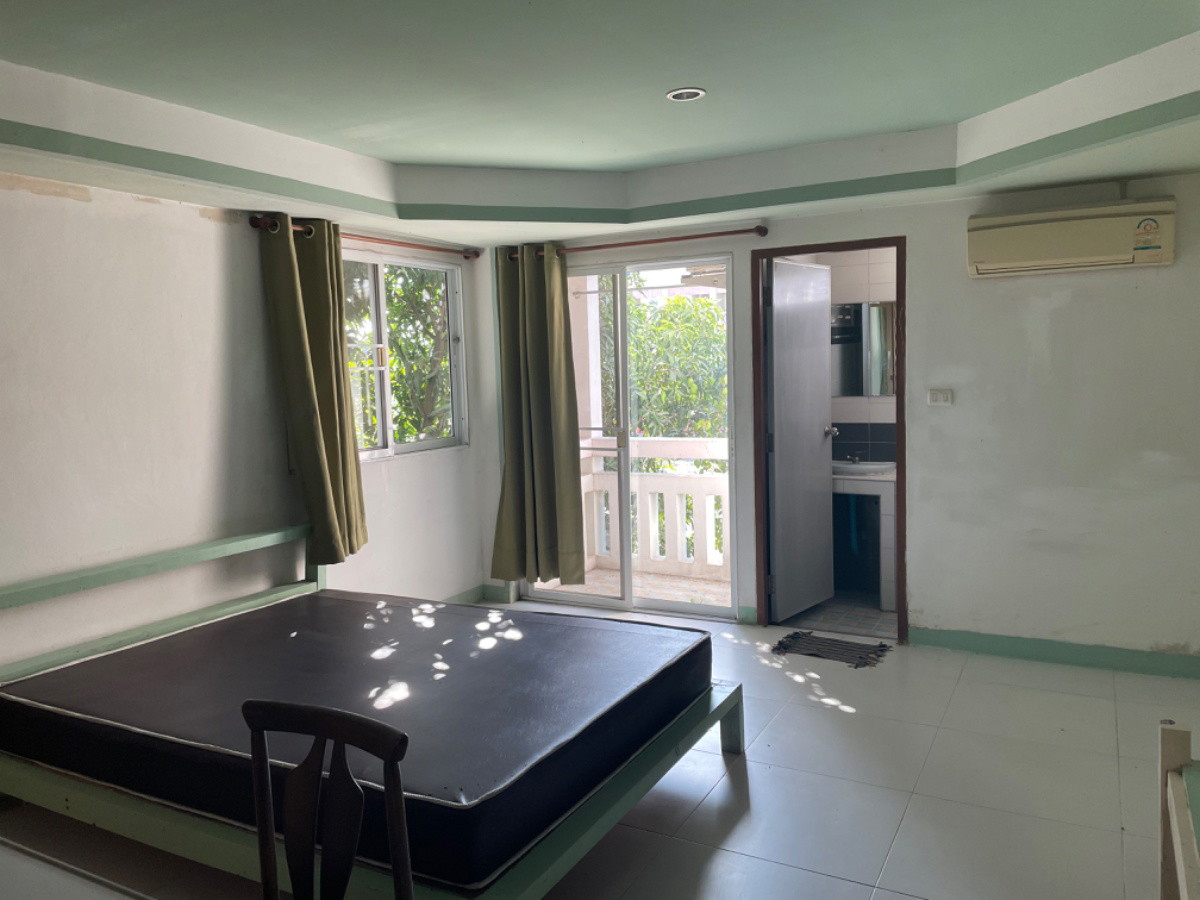 Industrial Ladkrabung Rental - Compact Apartment