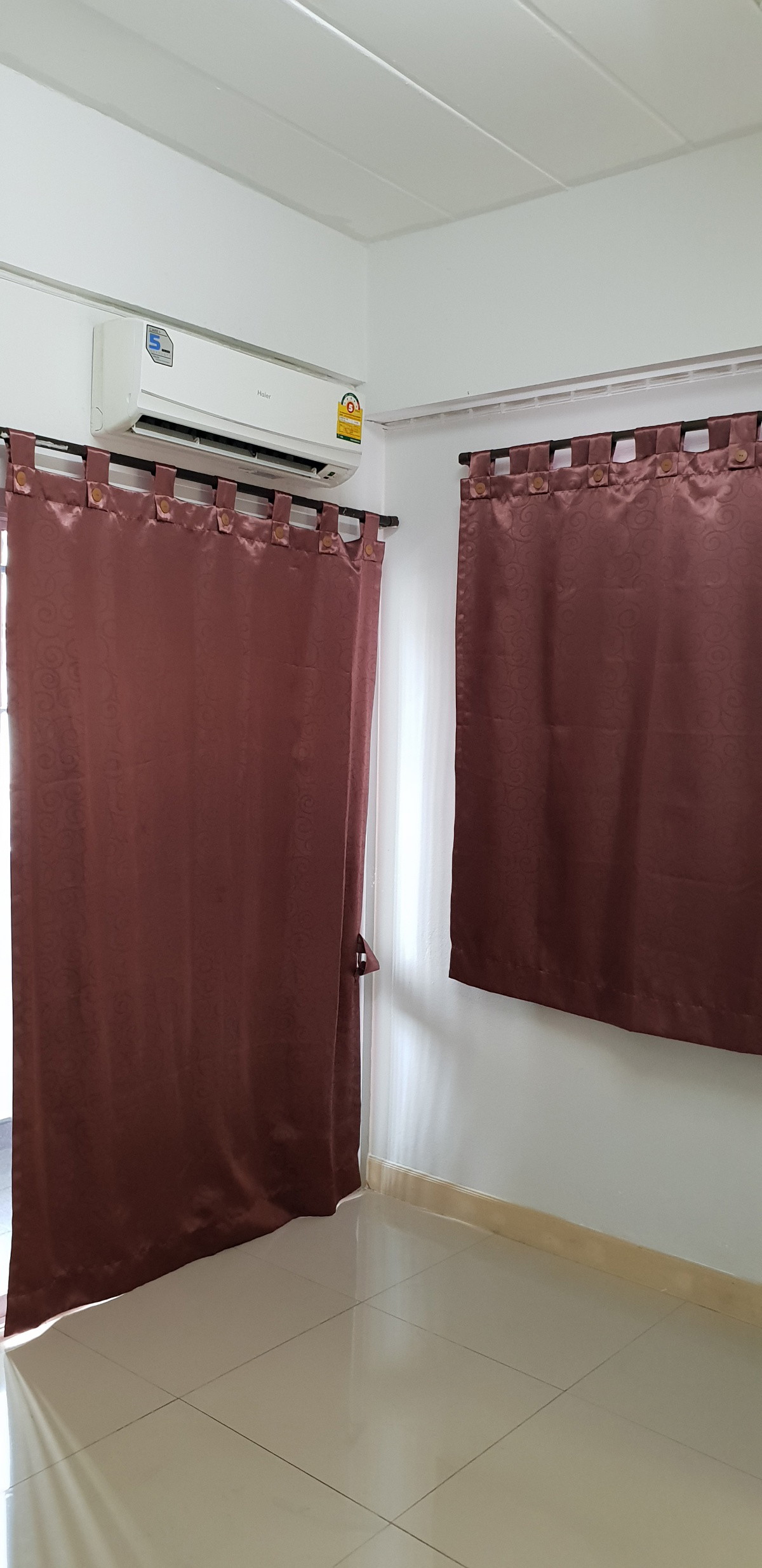 Furnished Room with Daily Cleaning and Amenities