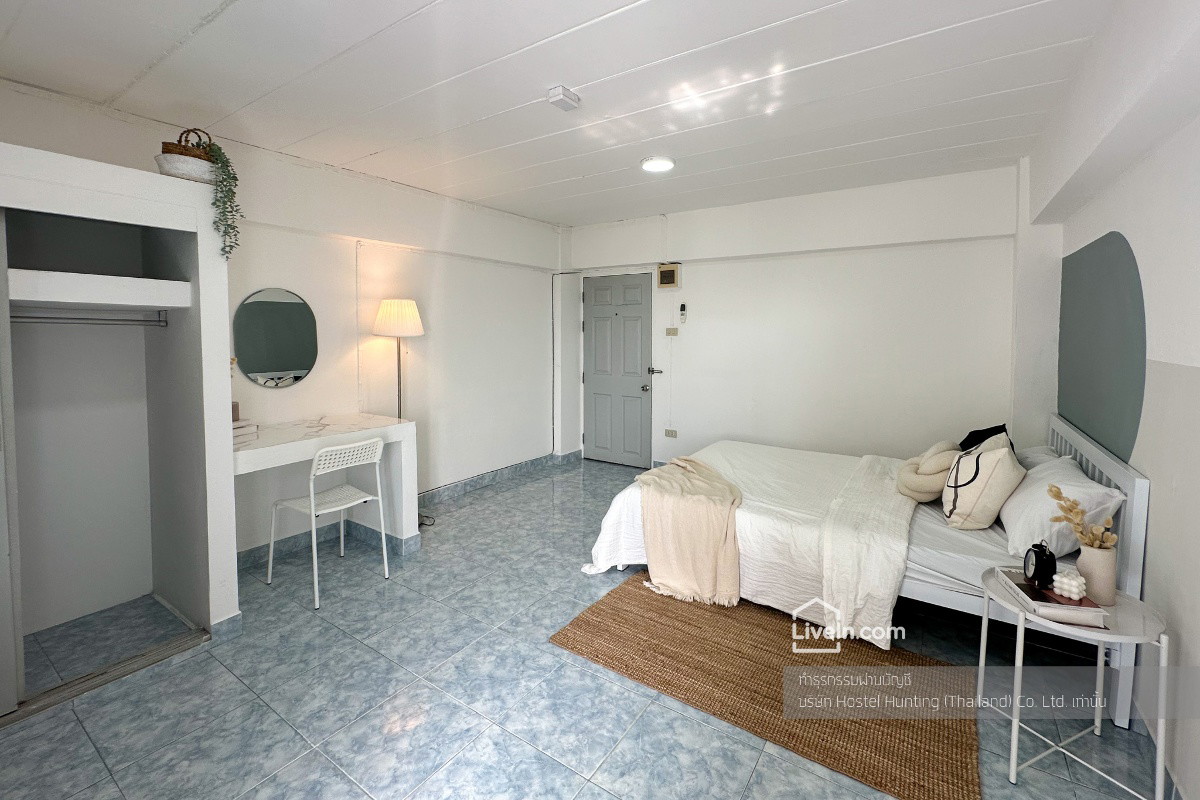 Compact Studio Apartment near Ladprao 71 Station
