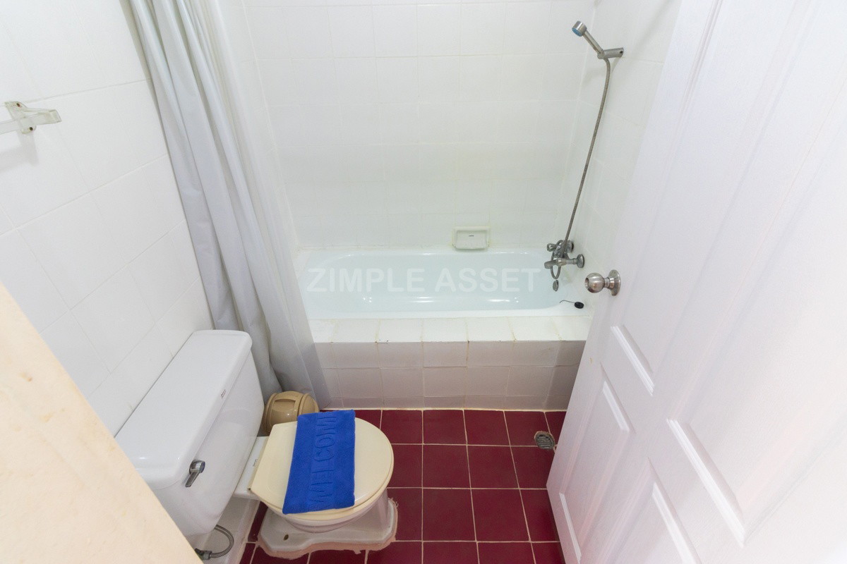 Fully Furnished Room near Phra Nang Klao Hospital with Comprehensive Services