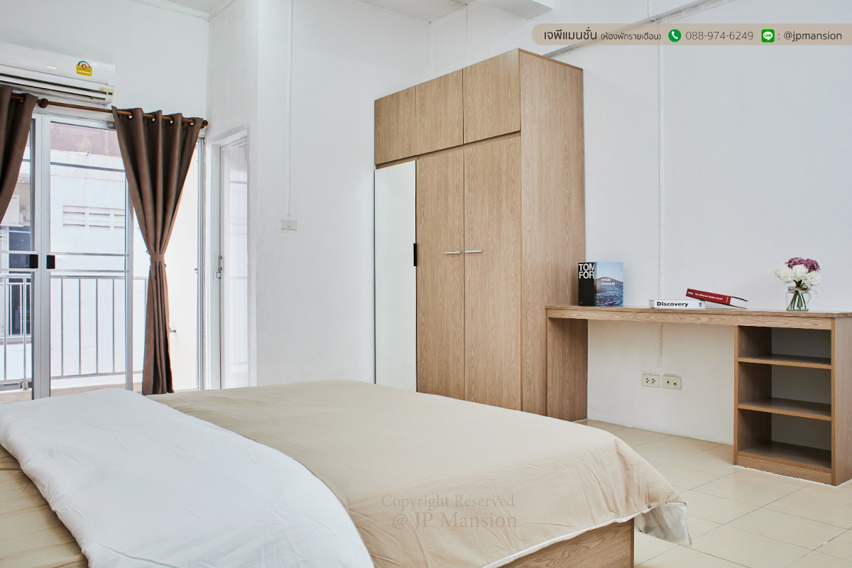 Affordable Compact Room Near BTS Green Line and MRT Yellow Line