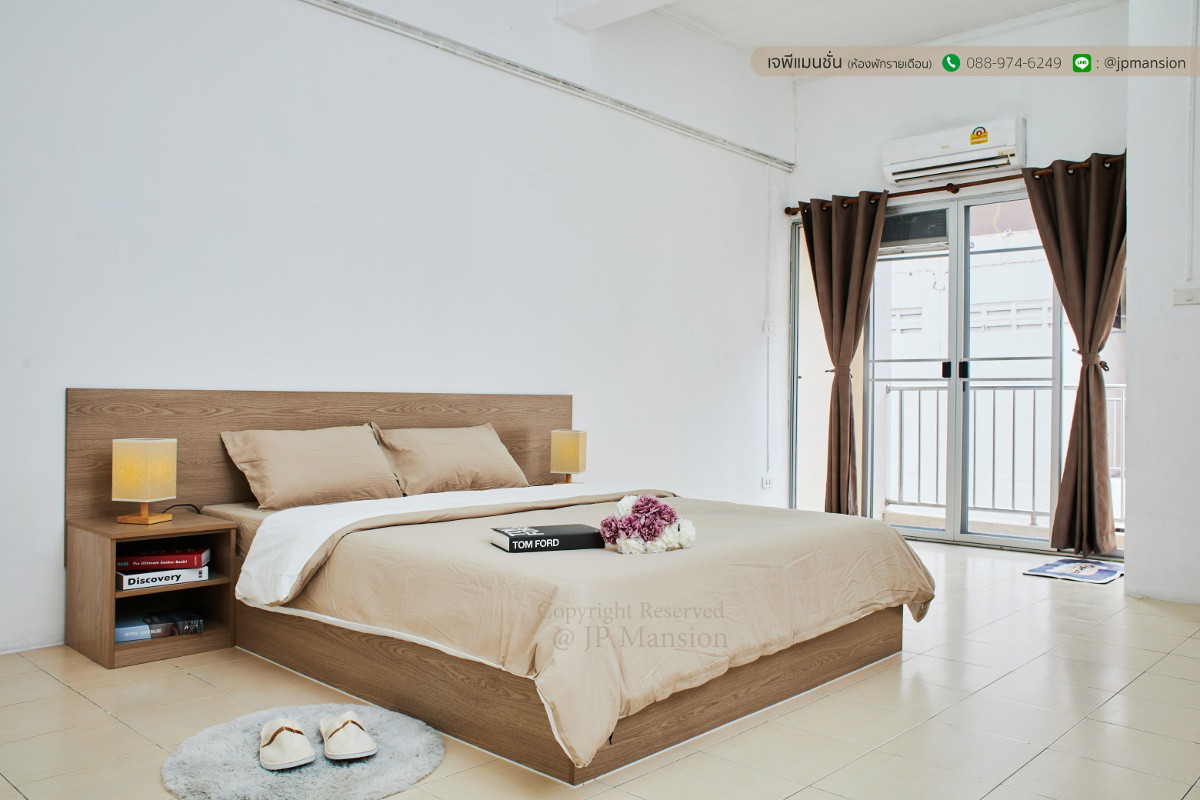 Affordable Compact Room Near BTS Green Line and MRT Yellow Line
