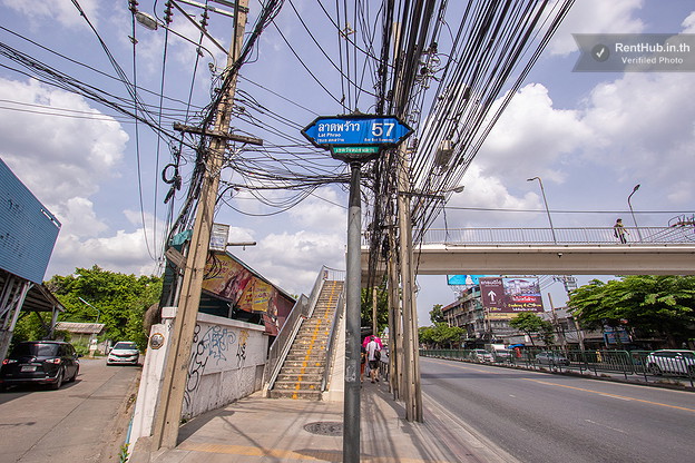 Thara Place рядом с линией MRT YELLOW LINE, станция Chokchai4