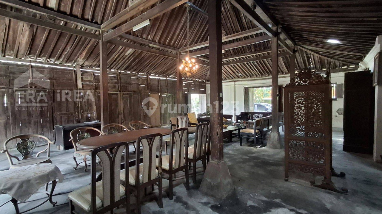 Traditional House with Large Yard in Klaten