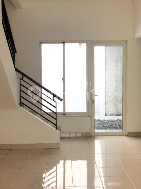Modern House in Gading Serpong Near Mall