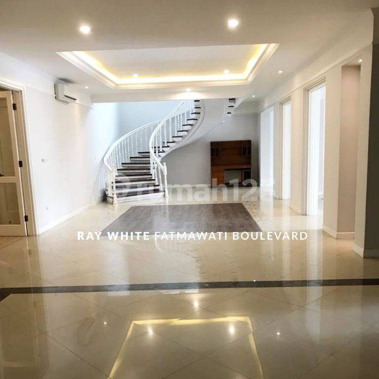 Luxurious 5-Bedroom House with Pool in Kemang