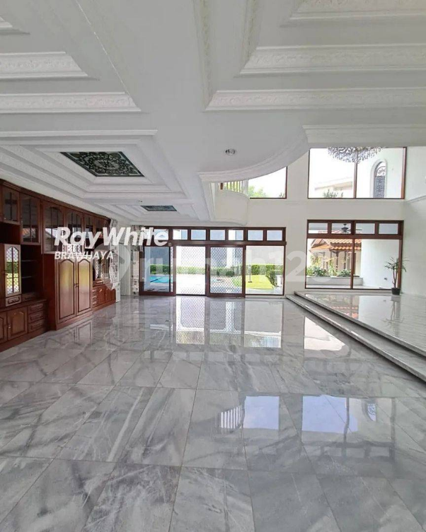 Luxurious Modern Classic Villa with Pool in Pondok Indah