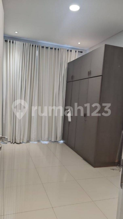 Spacious 5-Bedroom Green Lake House with AC