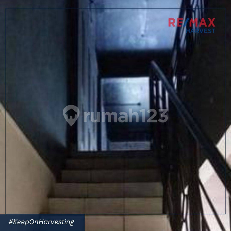Spacious 4-Floor Commercial Building in Strategic Location