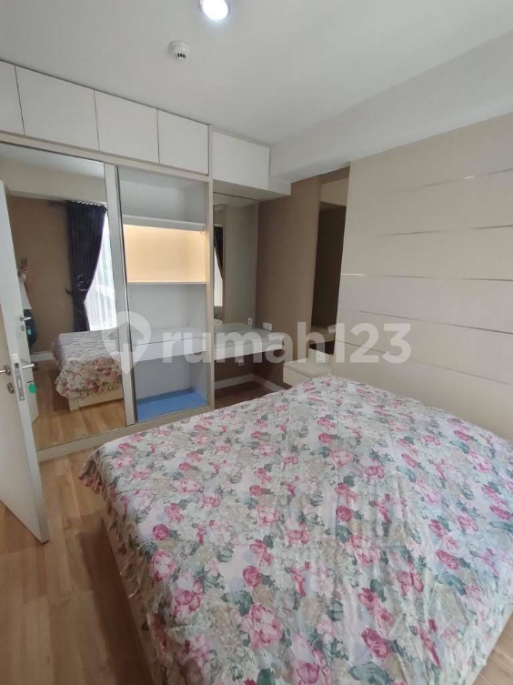 Modern 2BR Landmark Apartment with Garden View