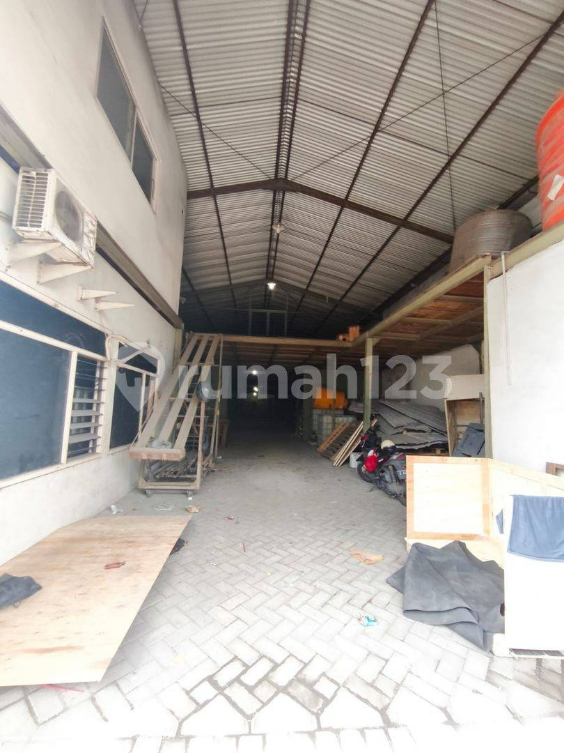 Large Warehouse for Rent in Margomulyo Permai