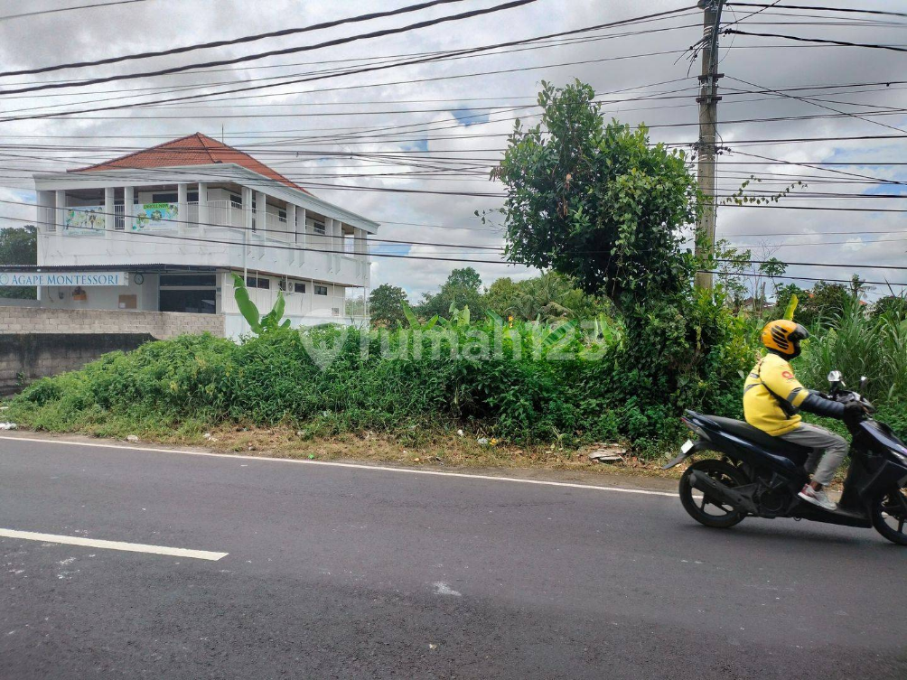 Large Commercial Land Plot Near Schools and Market