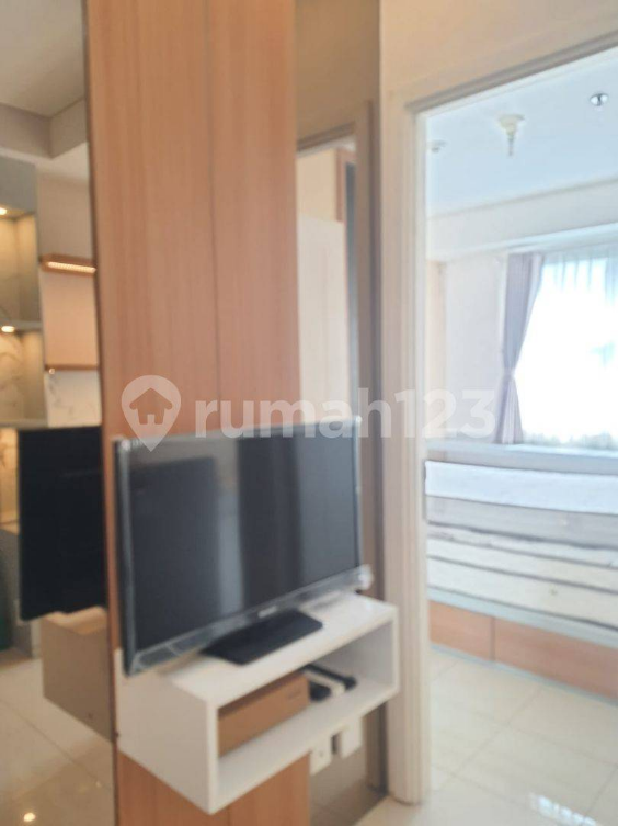 Modern Furnished 1-Bedroom Apartment with City View