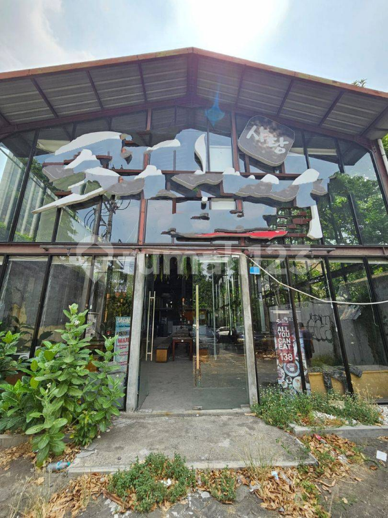 Spacious Commercial Space for Restaurant in Pregolan