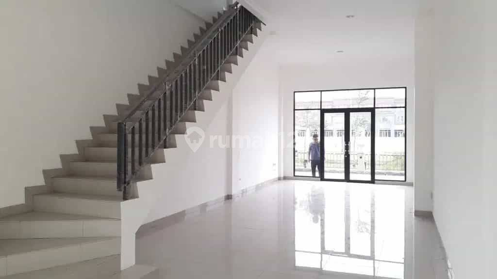 Modern 3-Story Commercial Space in PIK 2