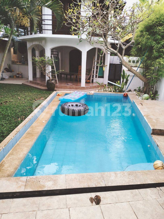 Luxury Classic Joglo Villa with Pool in Brawa