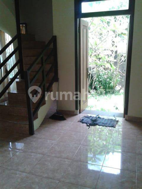 Spacious 4-Bedroom Villa with Garden in Jimbaran