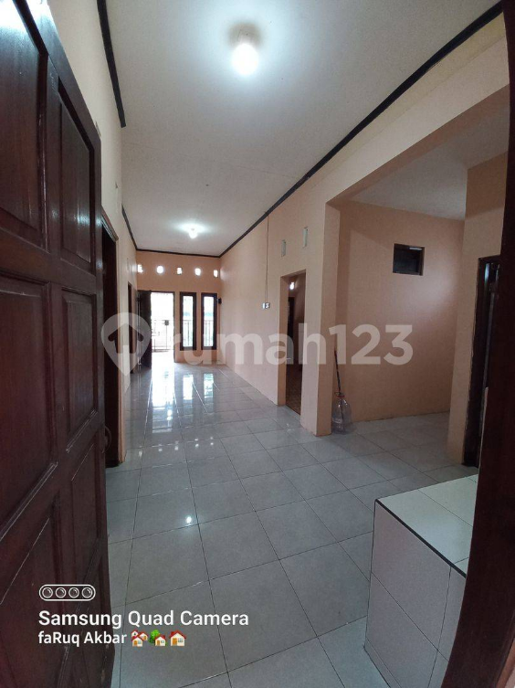 Affordable House with Mountain View and Garage