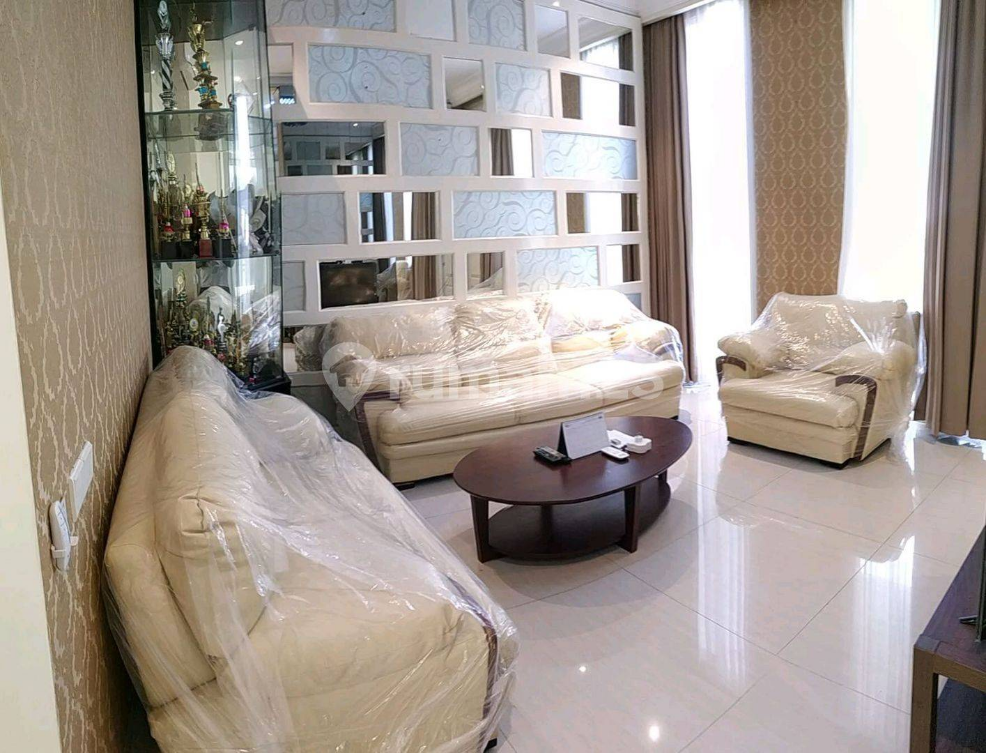 Spacious 4BR Larizwood House in Pakuwon Indah