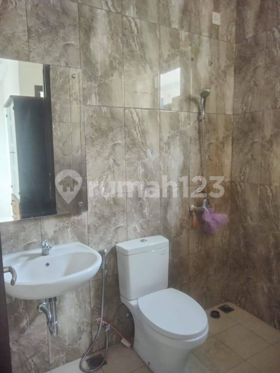 Modern 3-bedroom house near Cikupa Pasar Kemis