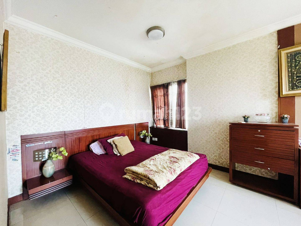 Spacious 3BR Semi-Penthouse with Mountain Views