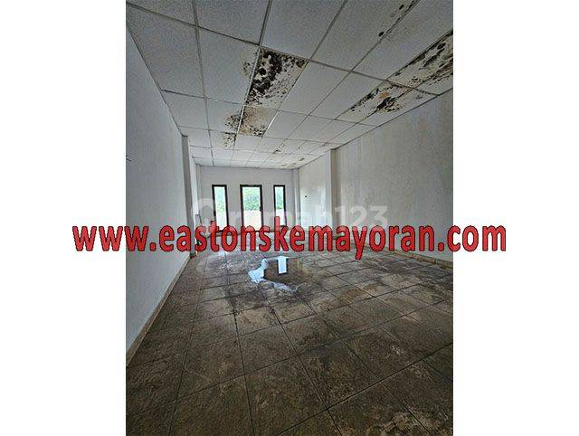 4-Story Commercial Building with 270m² Area