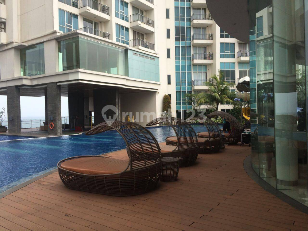 Luxurious Furnished Penthouse with Sea View