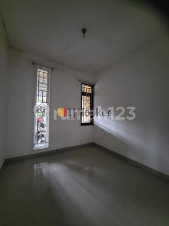 Spacious 1.5-Story House in Strategic Antapani Location