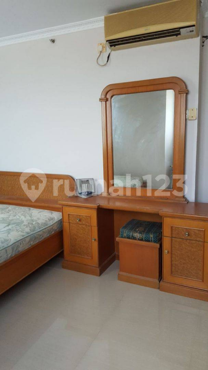 Furnished 2-Bedroom Apartment with Air Conditioning