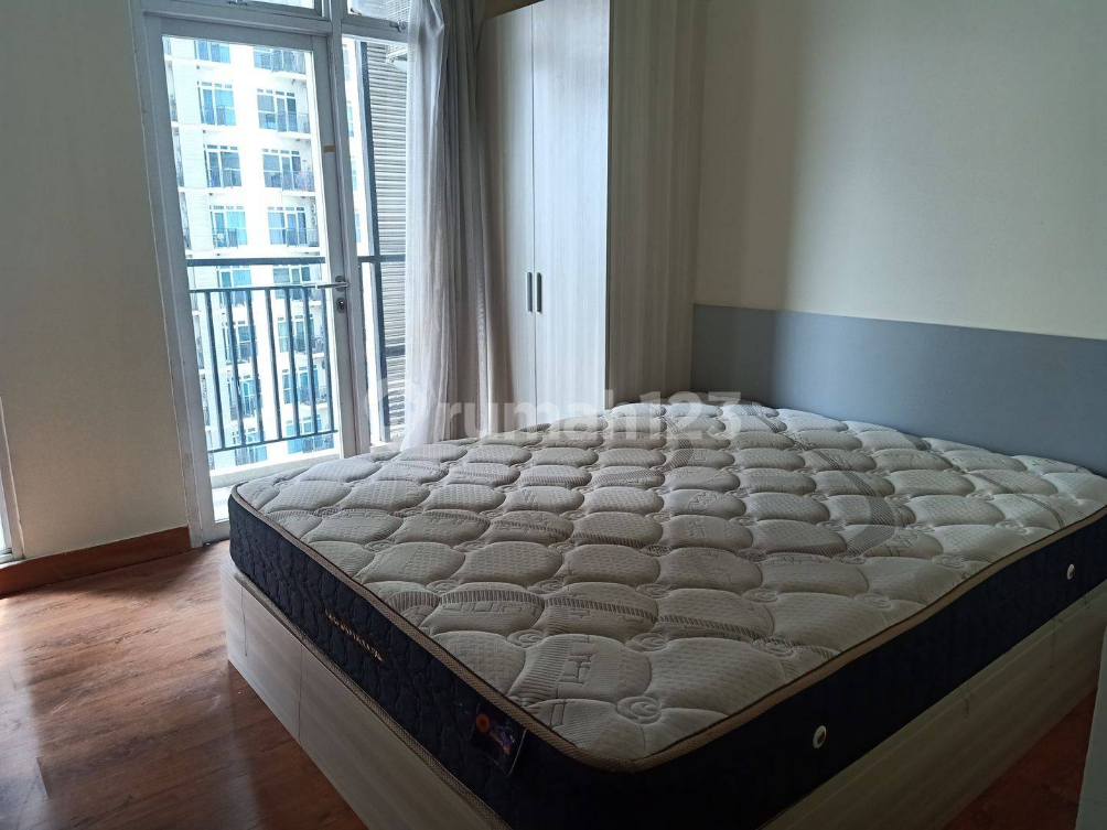 Semi-furnished Studio Apartment in Puri Orchard